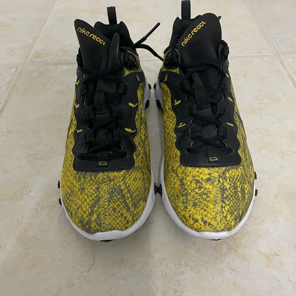 Nike react element yellow snake skin print